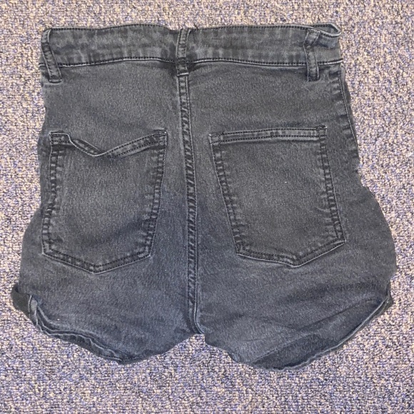 H&M; Size 36 (EUR); Black Demin Short Shorts - Picture 2 of 7